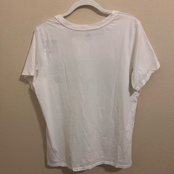 Bundle of 2 Women’s T-shirts - Picture 2 of 8